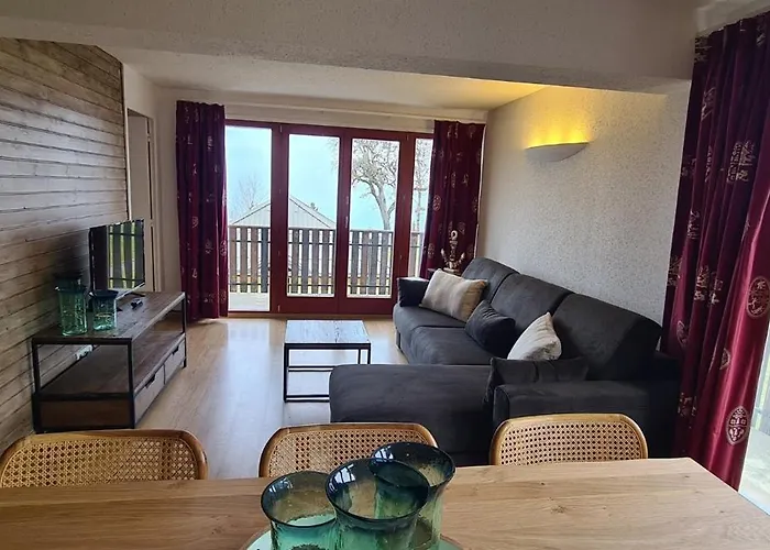 Vaste Avec Vue Sur *